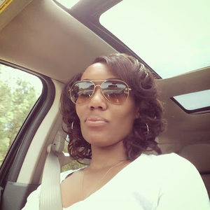 Meet your Posher, Malika